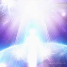 L'Ascension est un processus au moyen duquel vous montez consciemment dans des niveaux de plus en plus élevés d'énergie et de champs vibrationnels